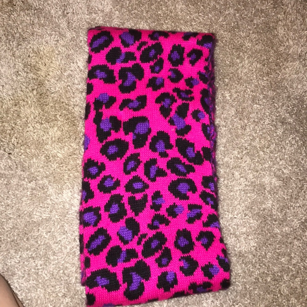 Reversible Scarf - Picture 2 of 4